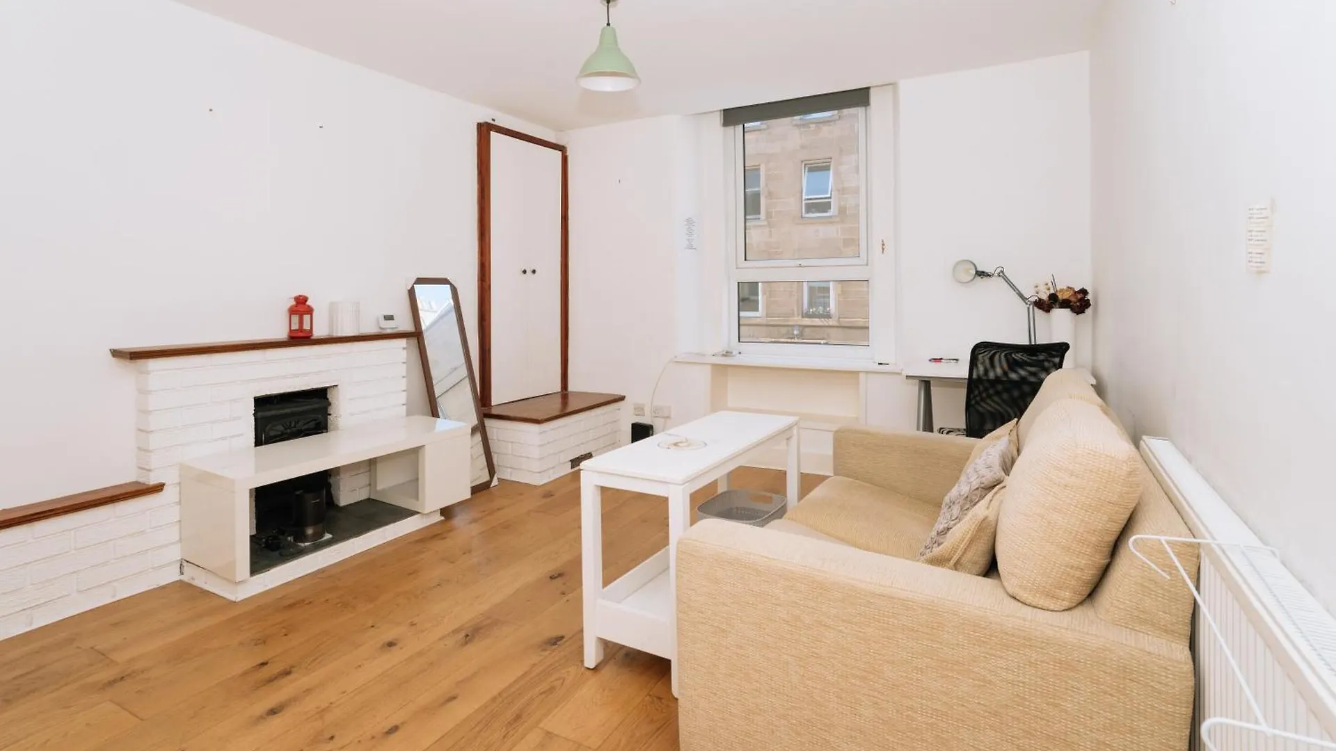 Sleek & Central 2Bd Flat - Haymarket Apartment Edinburgh United Kingdom