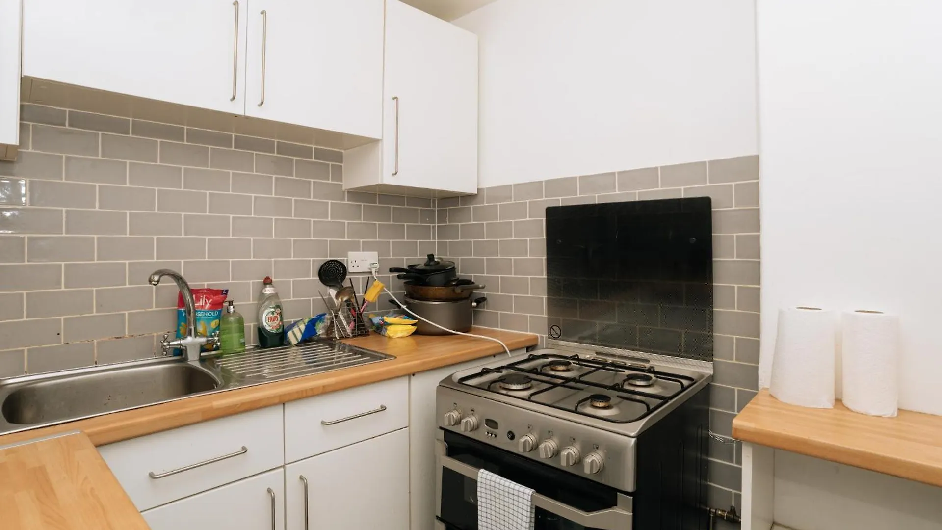 Апартаменты Sleek & Central 2Bd Flat - Haymarket Эдинбург
